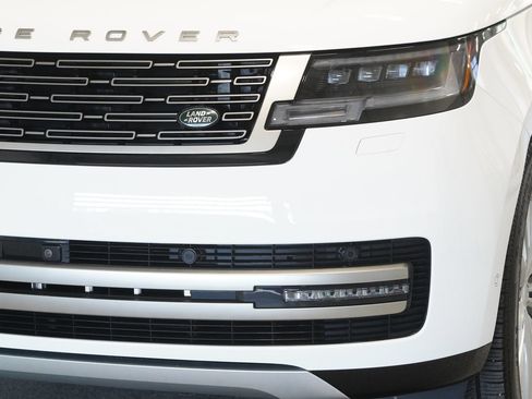 Used 2025 Land Rover Range Rover SE AWD/4WD image 6