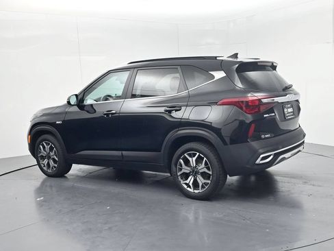 Used 2023 Kia Seltos EX AWD/4WD image 5