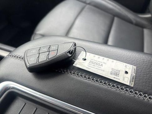 Used 2023 GMC Yukon Denali image 33