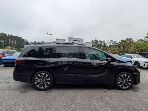 Used 2025 Honda Odyssey Elite image 4