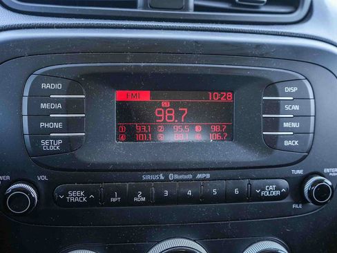 Used 2014 Kia Soul FWD image 19