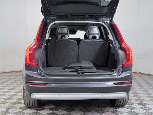 Used 2022 Volvo XC90 T5 Momentum w/ Climate Package AWD/4WD image 6