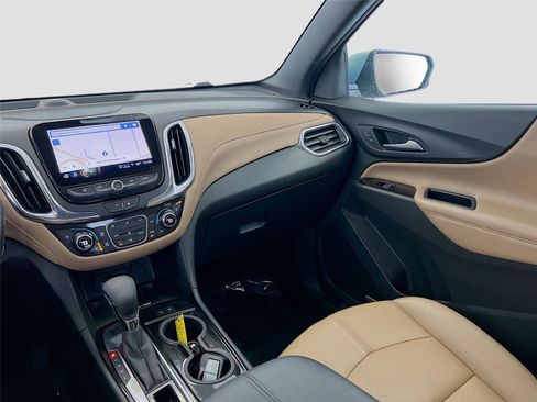 Used 2022 Chevrolet Equinox Premier AWD/4WD image 24