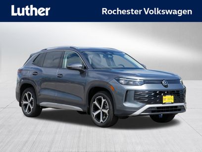 New 2025 Volkswagen Tiguan SE