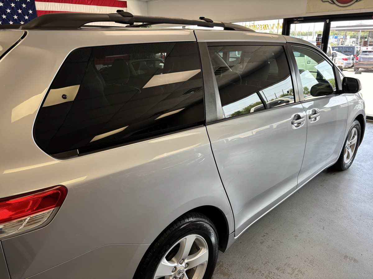 Used 2011 Toyota Sienna LE FWD image 6