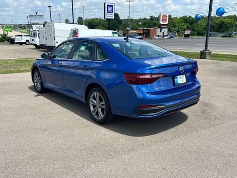 Used 2024 Volkswagen Jetta SE FWD image 6