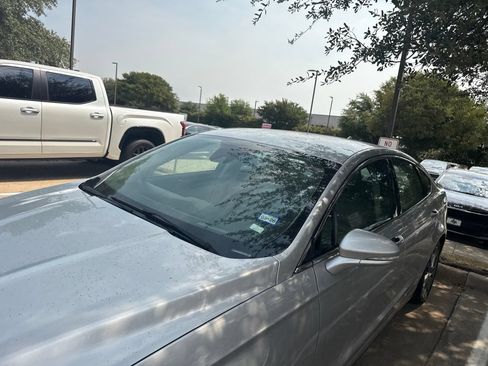 Used 2019 Ford Fusion SEL FWD image 9