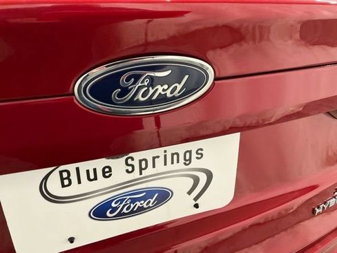 Used 2020 Ford Fusion SE image 5