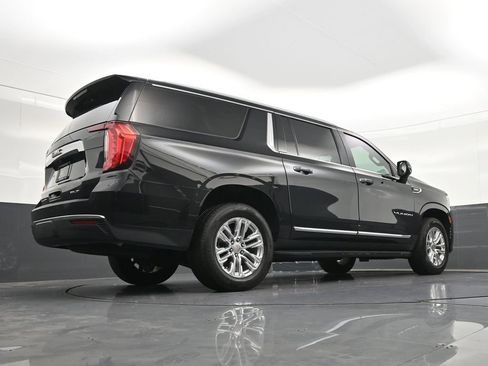 Used 2023 GMC Yukon XL SLT w/ SLT Premium Package RWD image 29