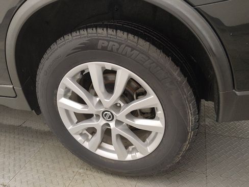 Used 2020 Nissan Rogue SV FWD image 31