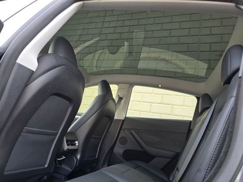 Used 2024 Tesla Model Y Long Range image 33