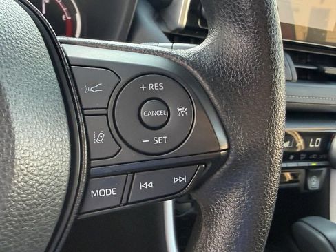 Used 2025 Toyota RAV4 XLE AWD/4WD image 26