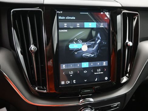 New 2025 Volvo XC60 B5 Core w/ Protection Package Premier image 15