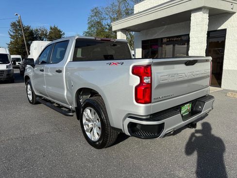 Used 2019 Chevrolet Silverado 1500 Custom w/ Custom Convenience Package image 2
