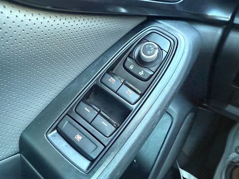 Used 2021 Subaru Crosstrek 2.5i Sport w/ Moonroof Package image 21