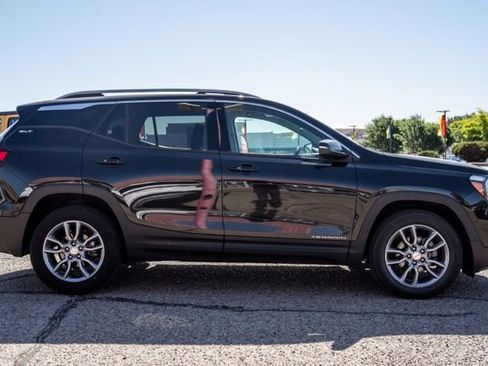 Used 2023 GMC Terrain SLT AWD/4WD image 5