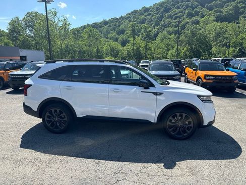 Used 2023 Kia Sorento X-Line EX AWD/4WD image 2