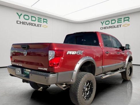 Used 2017 Nissan Titan PRO-4X w/ Pro-4x Convenience Package AWD/4WD image 7