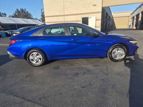 Certified 2026 Hyundai Elantra SE FWD image 9