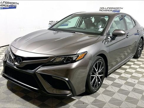 Used 2024 Toyota Camry SE w/ Audio Upgrade Package FWD image 1