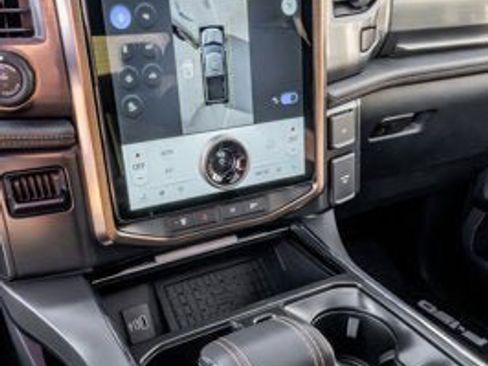 New 2025 Ford F150 Lightning Lariat image 41