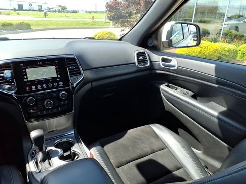 Used 2021 Jeep Grand Cherokee Laredo X AWD/4WD image 10