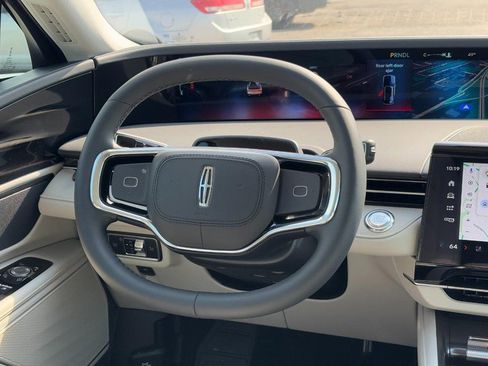 New 2026 Lincoln Nautilus Premier AWD/4WD image 12
