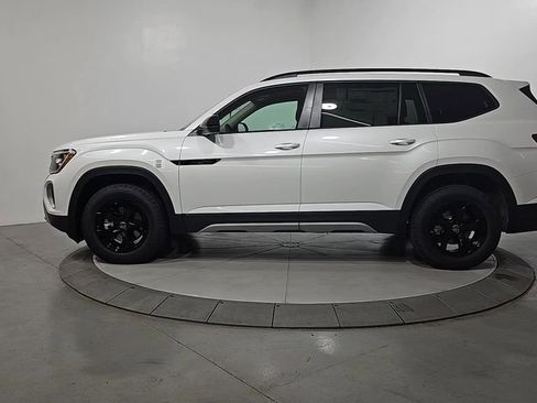 New 2026 Volkswagen Atlas Peak Edition AWD/4WD image 2