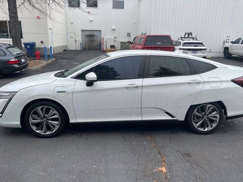 Used 2018 Honda Clarity Touring image 5