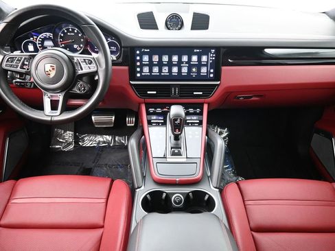 Certified 2022 Porsche Cayenne Turbo image 6
