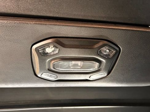 Used 2022 Jeep Gladiator Sport AWD/4WD image 28