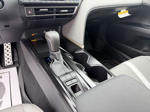 New 2026 Toyota Camry SE image 18