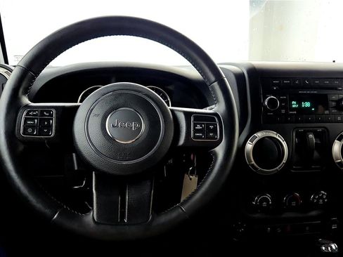 Used 2018 Jeep Wrangler Sahara w/ Connectivity Group image 19