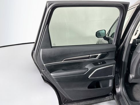 Used 2025 Kia Telluride S FWD image 27