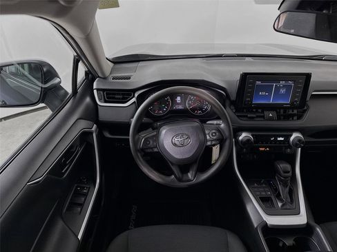 Used 2021 Toyota RAV4 LE image 2