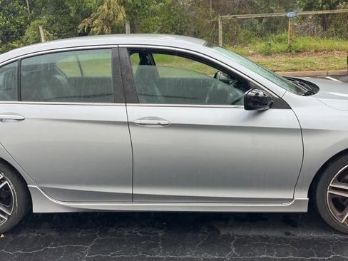 Used 2017 Honda Accord Sport image 11