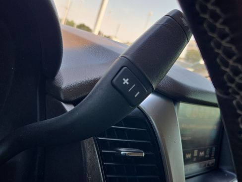 Used 2019 Chevrolet Suburban Premier RWD image 24