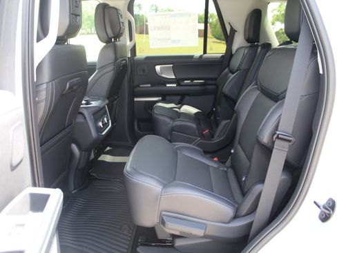 New 2026 Ford Expedition Platinum AWD/4WD image 4