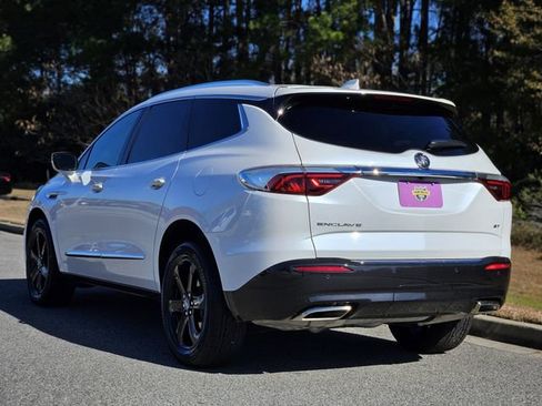 Used 2023 Buick Enclave Essence w/ Sport Touring Edition image 8