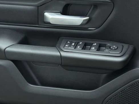 Used 2025 RAM 1500 Warlock AWD/4WD image 32