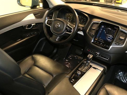 Used 2022 Volvo XC90 T5 Momentum AWD/4WD image 16