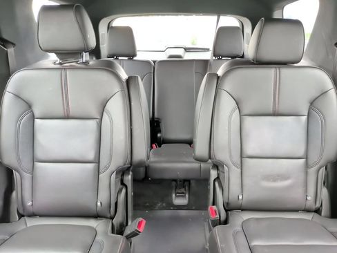 Used 2023 Chevrolet Traverse RS AWD/4WD image 29