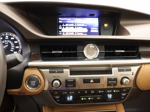 Used 2017 Lexus ES 350 w/ Navigation System Package image 11