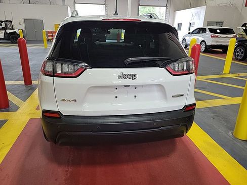 Used 2021 Jeep Cherokee Latitude Plus image 3