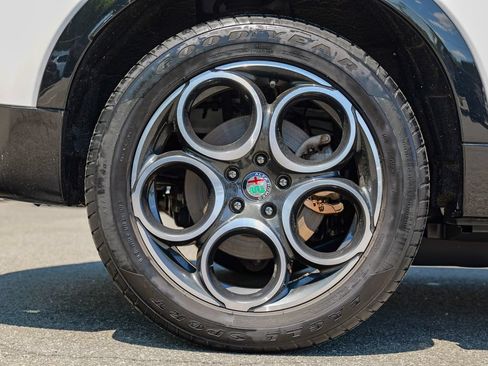 Used 2024 Alfa Romeo Tonale Ti AWD/4WD image 13