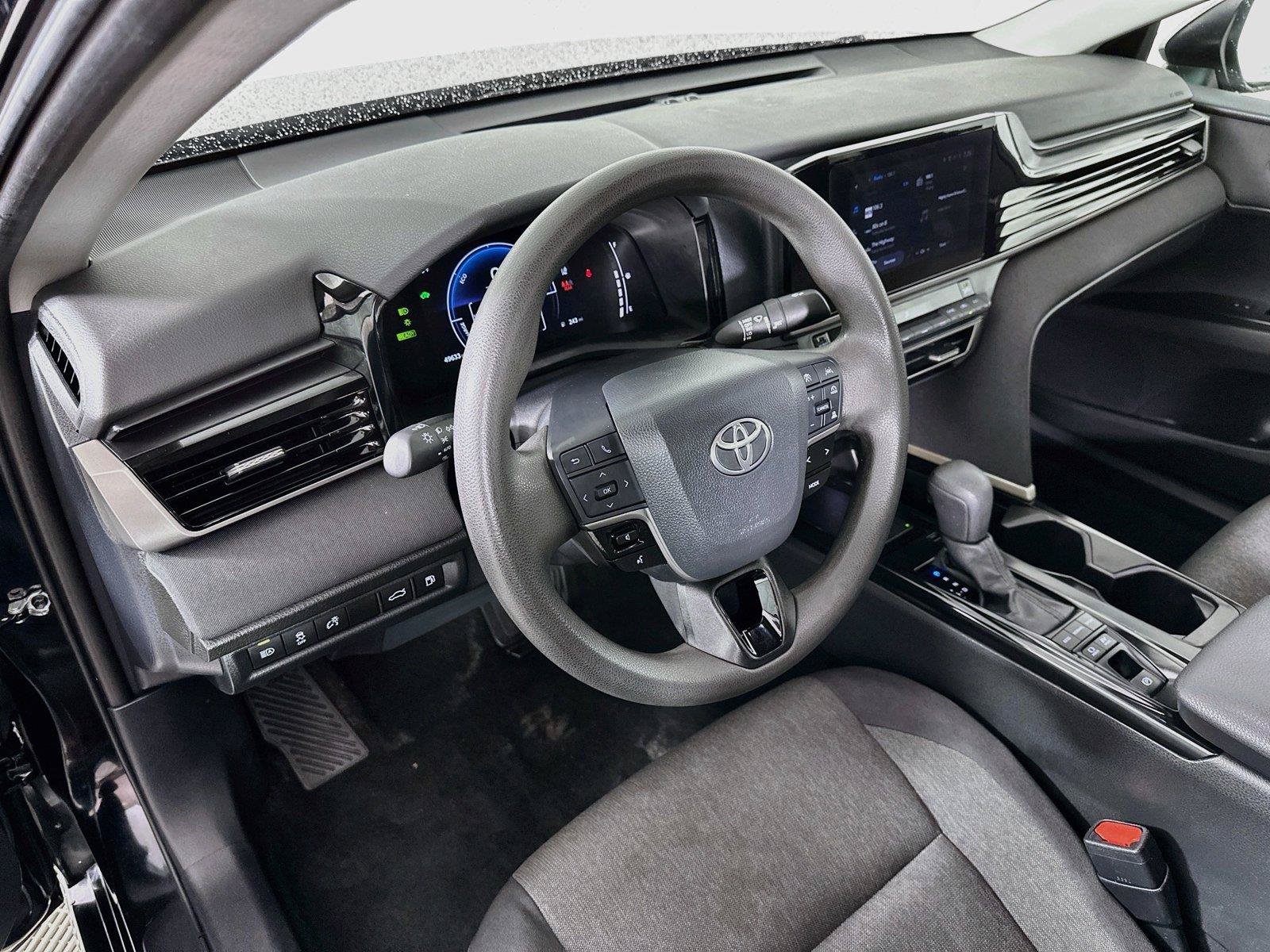 Used 2025 Toyota Camry LE FWD image 22