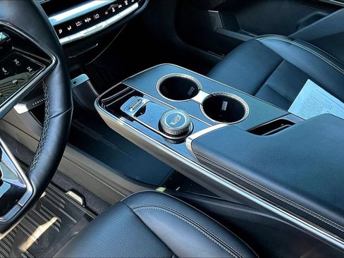 Used 2024 Cadillac Lyriq Luxury RWD image 18
