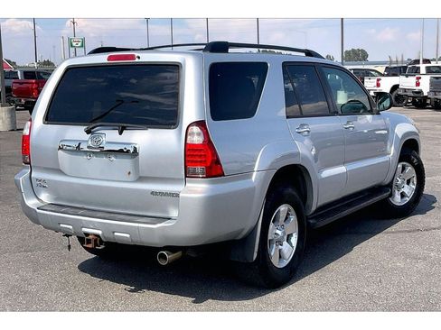Used 2006 Toyota 4Runner SR5 AWD/4WD image 14