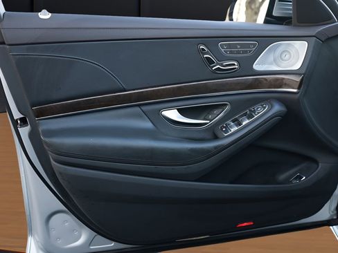 Used 2020 Mercedes-Benz S 560 4MATIC Sedan image 22