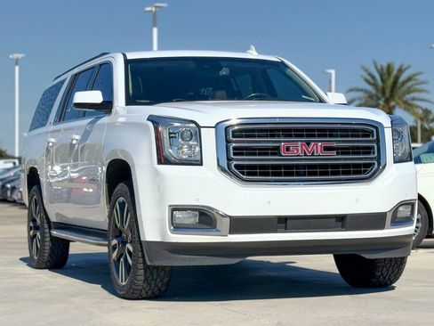Used 2017 GMC Yukon XL SLT w/ Open Road Package image 4